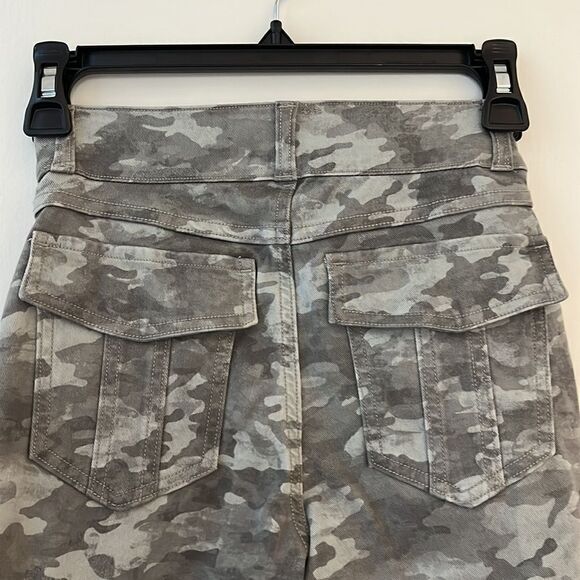 SPANX Stretch Twill Ankle Cargo Pant Leggings in Gray Camouflage Size XS NWT - Picture 2 of 5